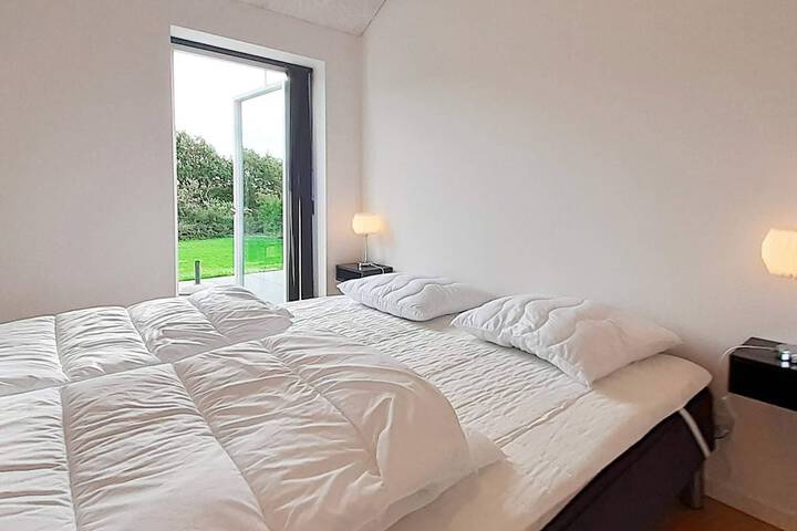 Room 5 of 23