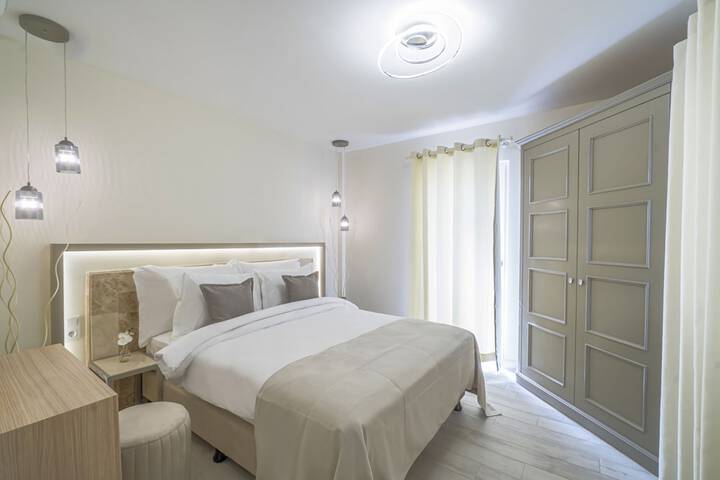 Room 34 of 150