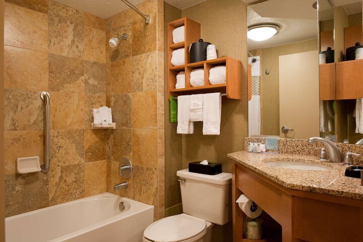 Room 16 of 36