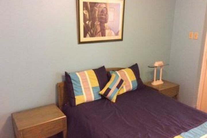 Room 5 of 18