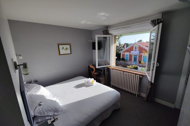 Room 9 of 52