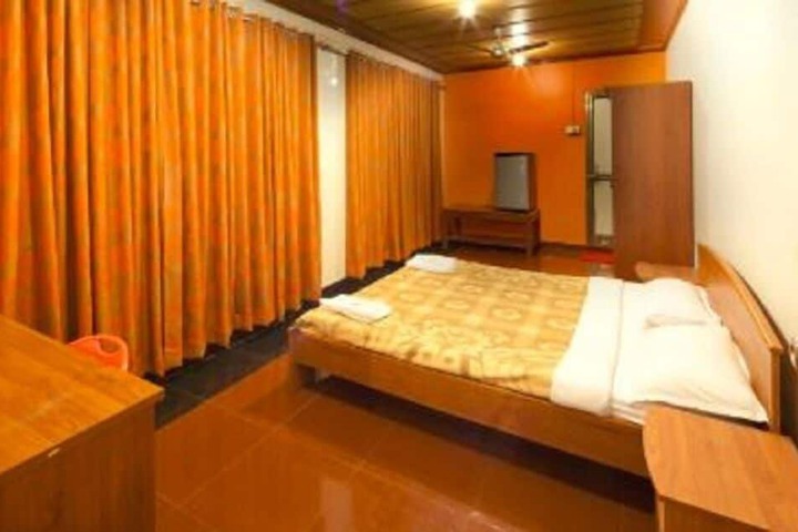 Room 7 of 33