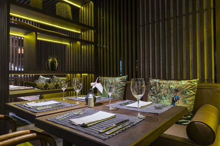 Dining 72 of 97