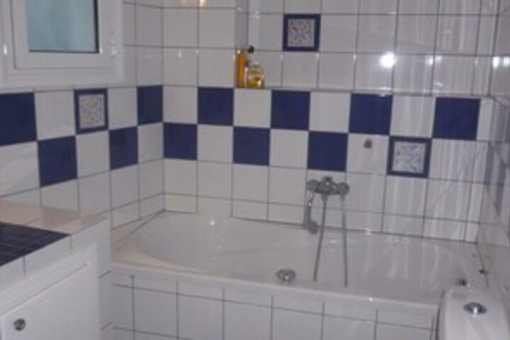 Room 4 of 23