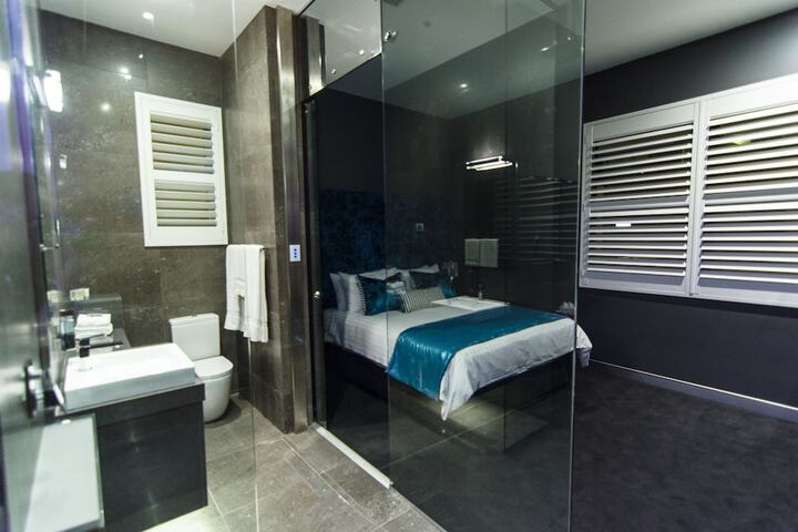 Room 6 of 56