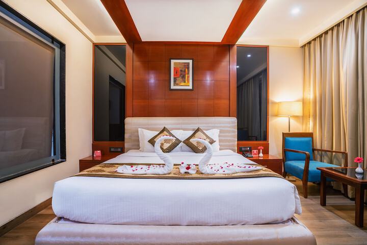 Room 8 of 48