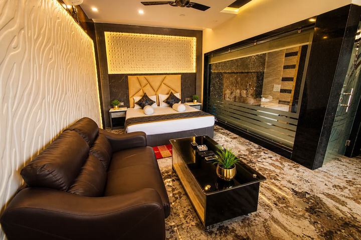 Room 42 of 117