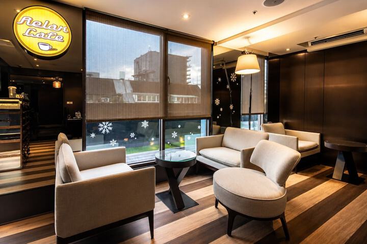 Guest Lobby