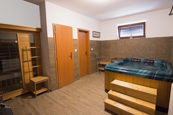 Spa 44 of 100