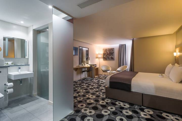 Room 18 of 71