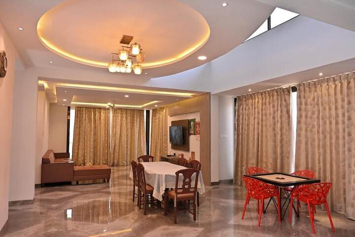 Room 4 of 15