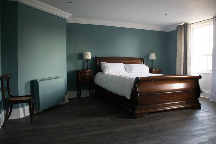 Room 4 of 22