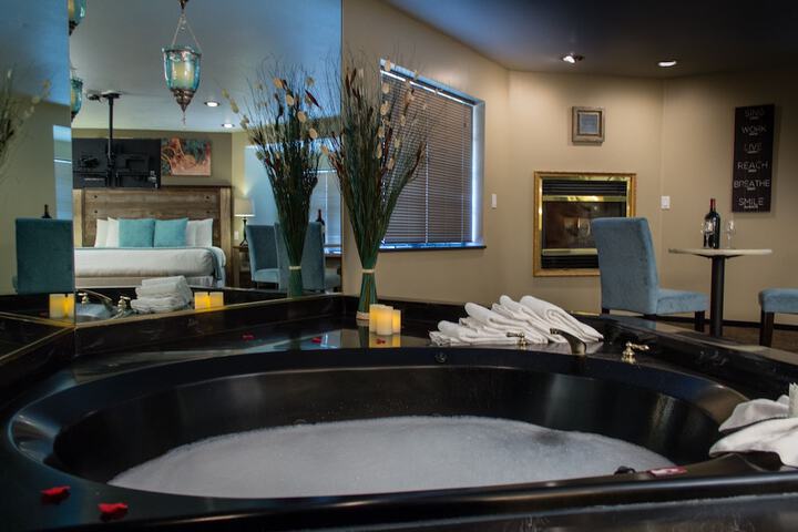 Deep soaking bathtub