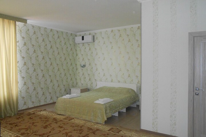 Room 9 of 23