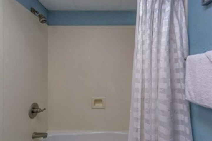 Room 10 of 40