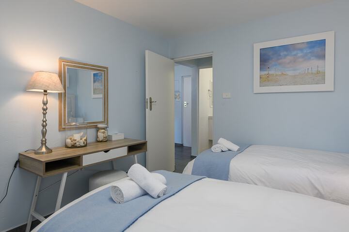 Room 6 of 38