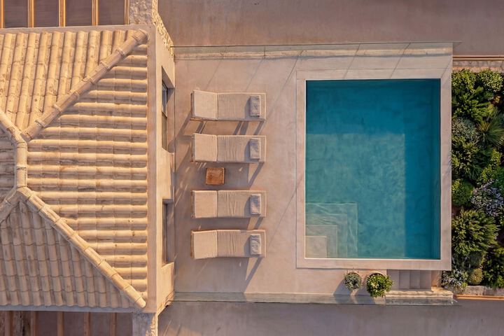 Pool 30 of 62