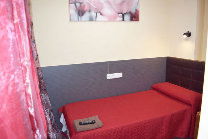 Room 2 of 50