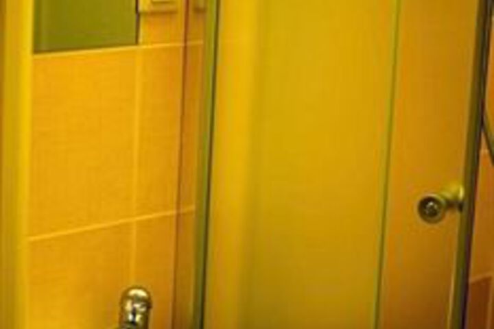 Room 4 of 12
