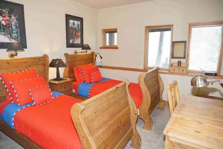 Room 7 of 23