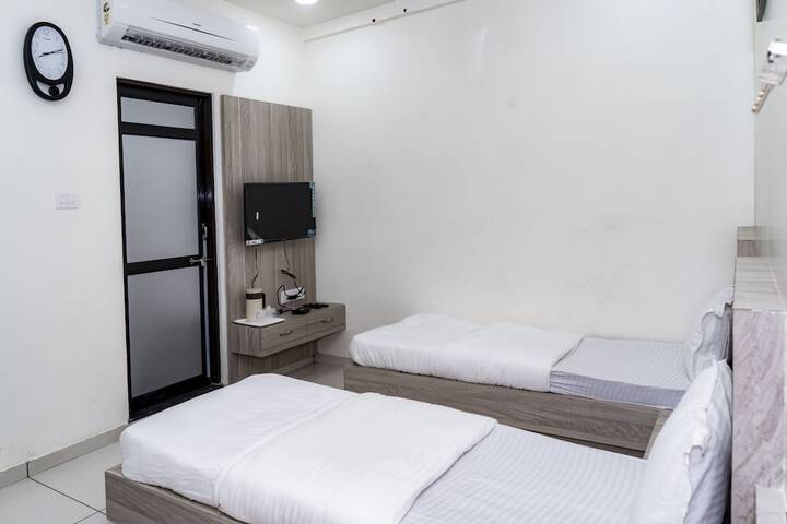 Room 6 of 36