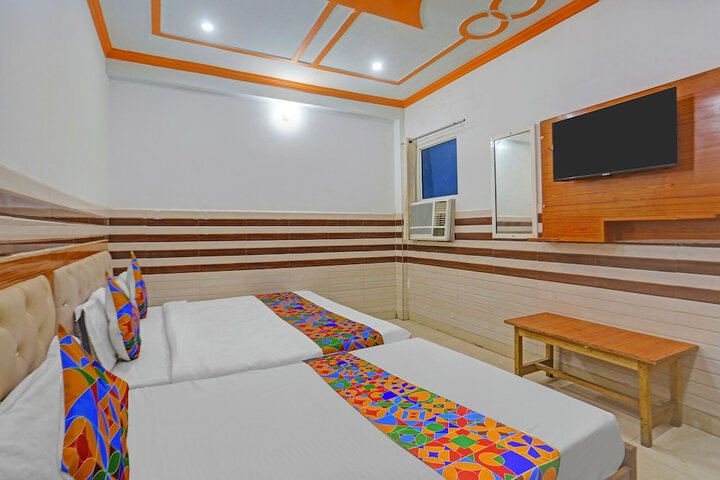 Room 10 of 26