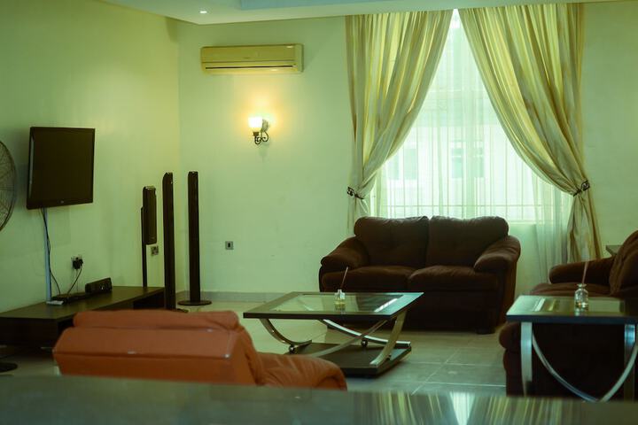 Room 5 of 7