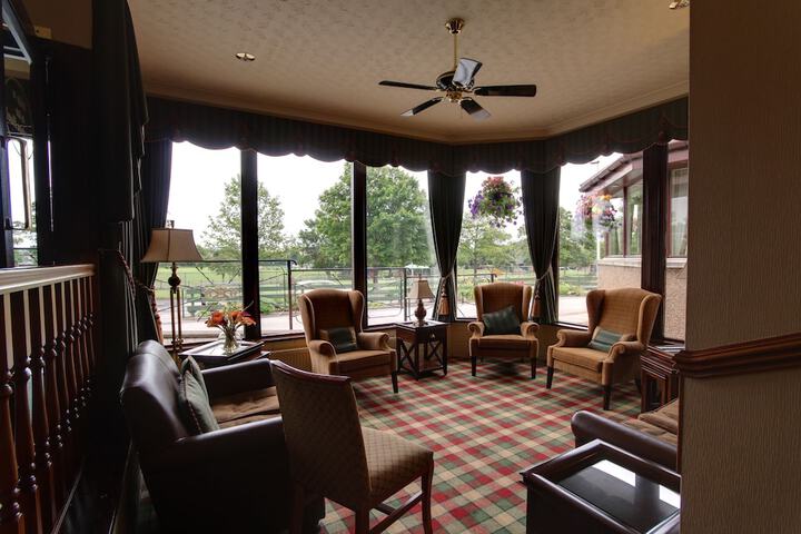 Entrance & Lobby