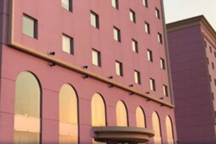 Hotel Exterior 5 of 15