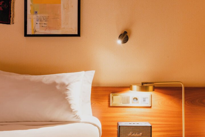 Room 80 of 239