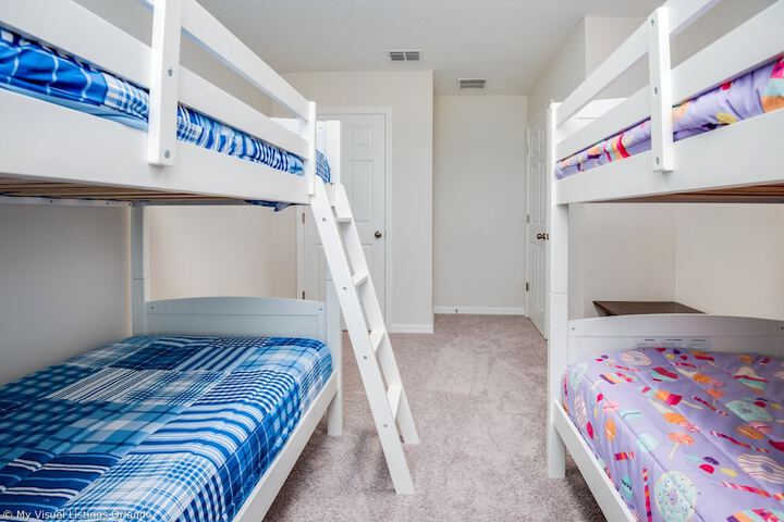 Room 3 of 37