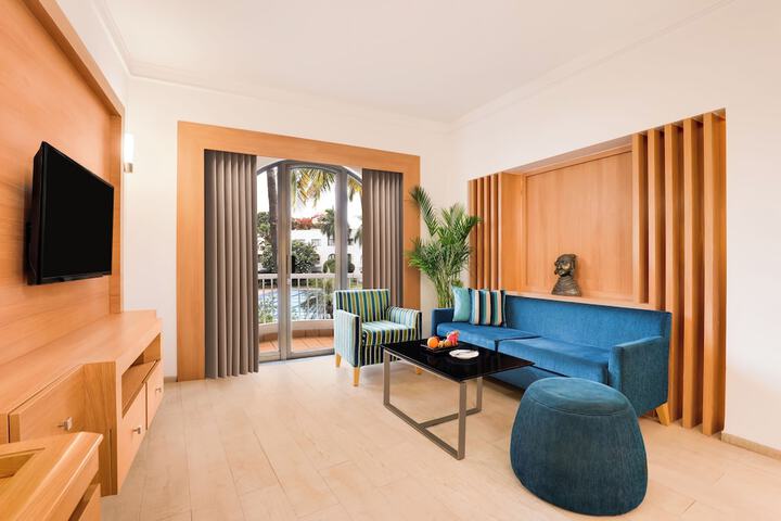 Room 14 of 42