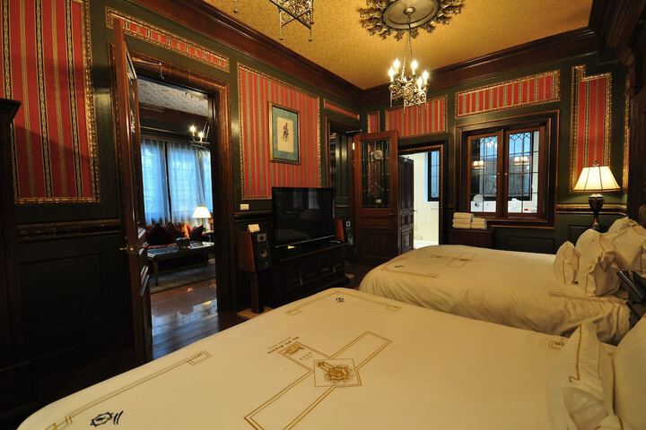 Room 6 of 39