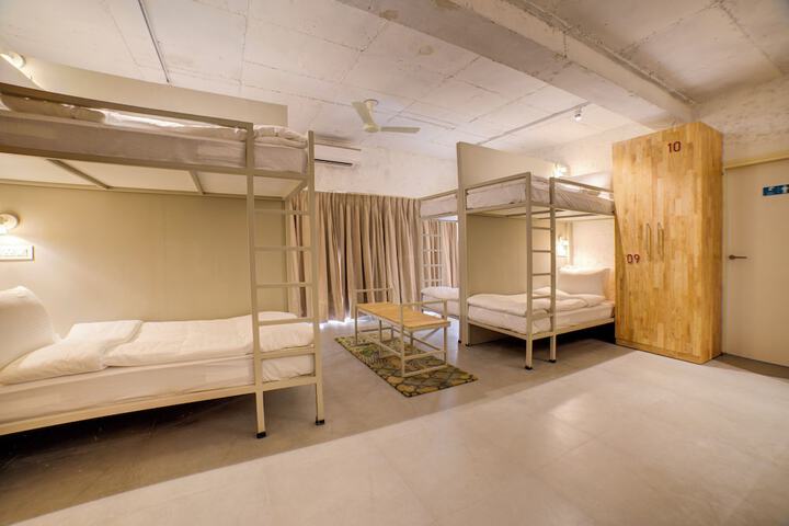 Room 12 of 23