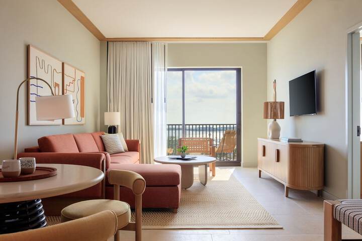 Room 28 of 206