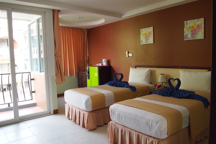 Room 16 of 36