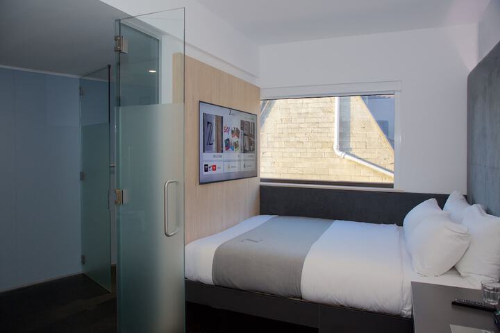 Room 8 of 50