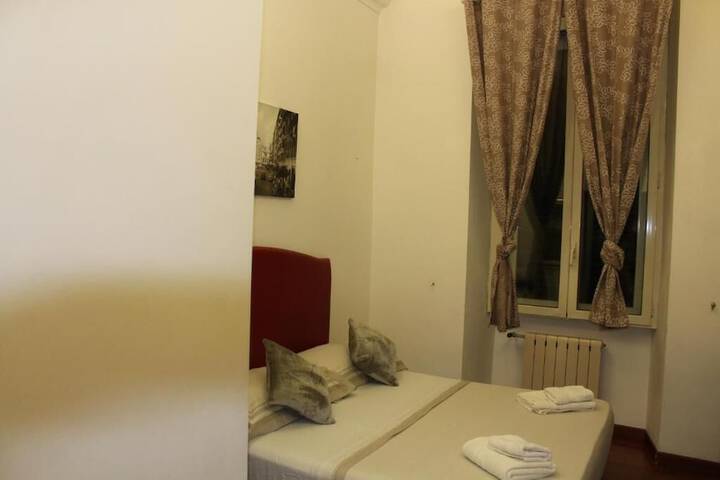 Room 2 of 47