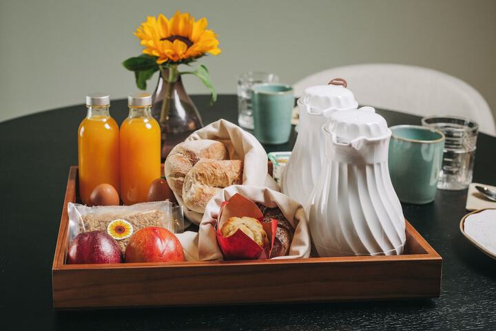 Breakfast/Coffee Service 126 of 145