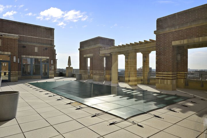 Pool Hotel