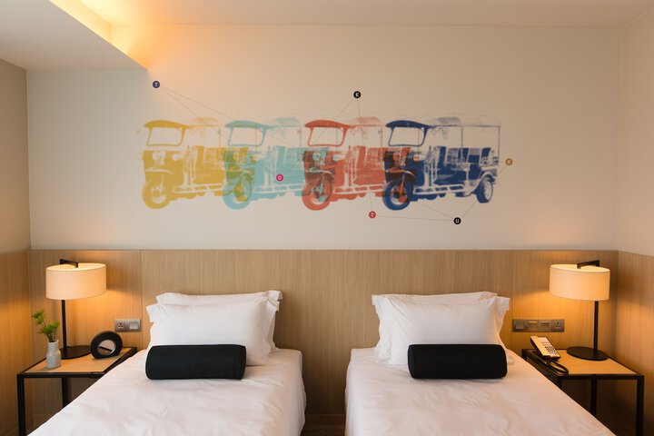 Room 10 of 65