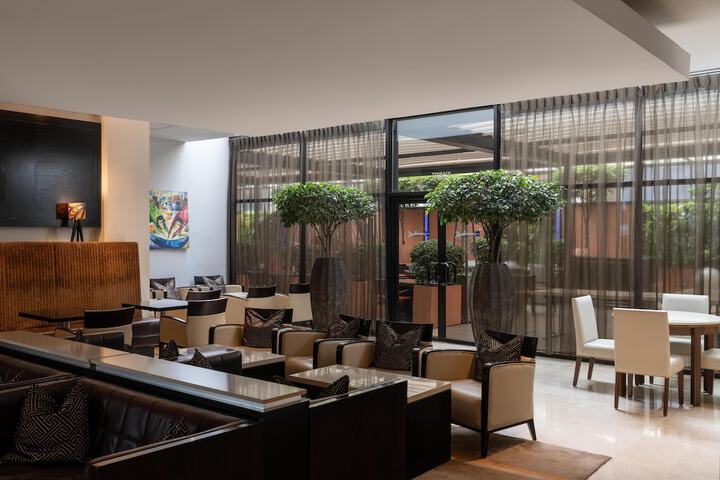 Lounge 151 of 201