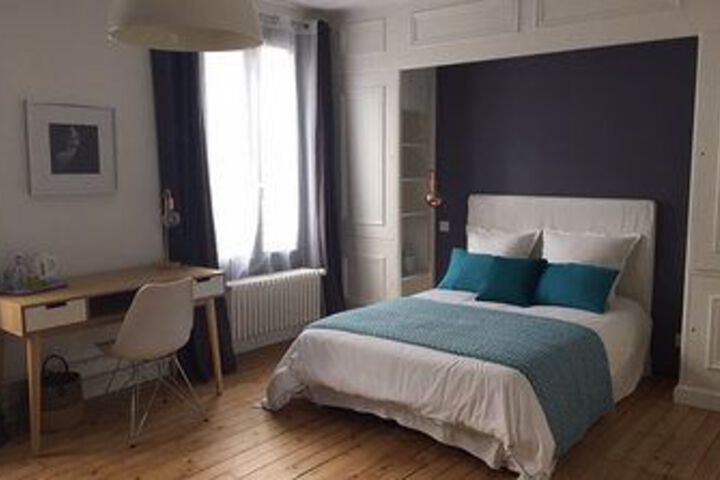 Room 12 of 32