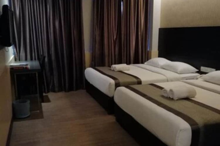 Room 15 of 32