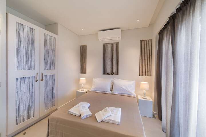 Room 49 of 191