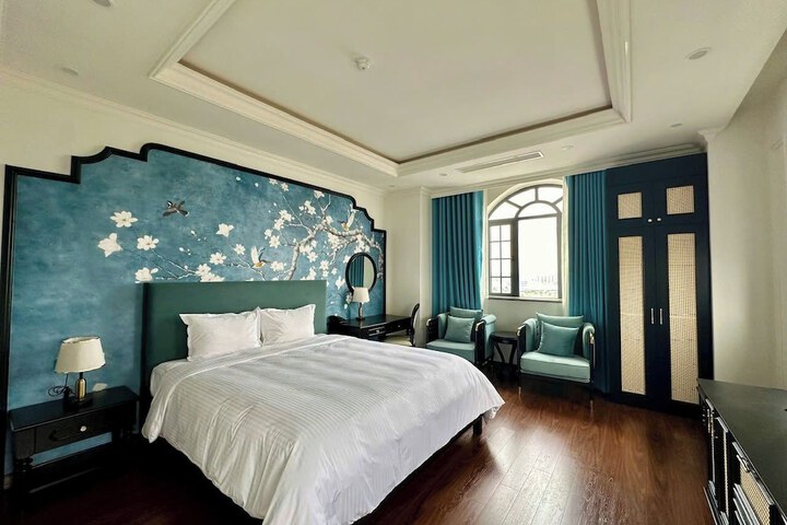 Room 15 of 36