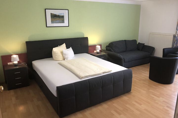 Room 10 of 53