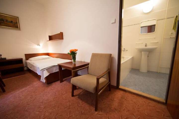Room 17 of 67