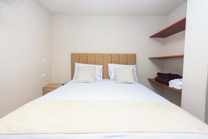 Room 10 of 26