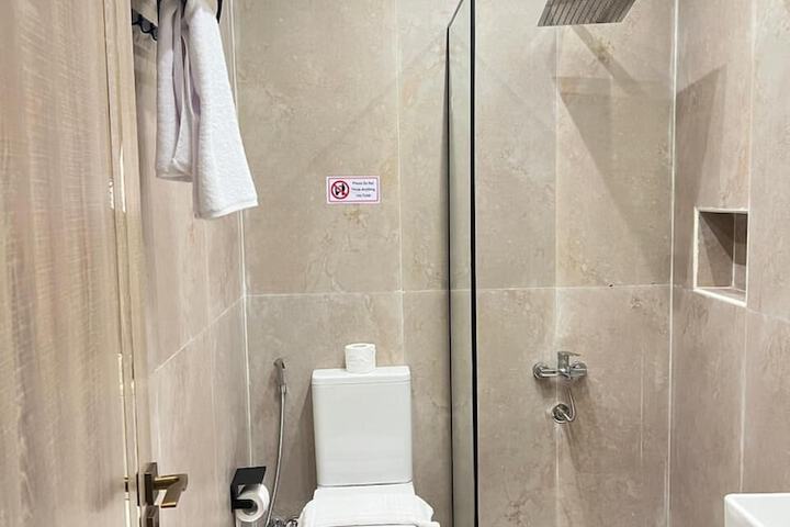 Room 64 of 112